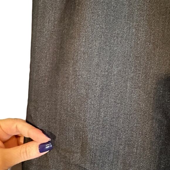 Tahari Women’s Black Knee Length Pencil Skirt Straight Fit Back Slit Size 12 - Picture 3 of 9